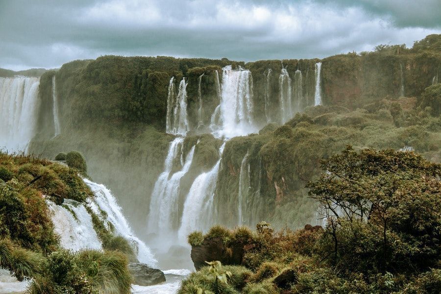 dentro Cataratas Iguazú